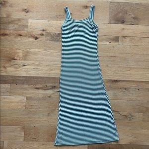 Ribbed midi dress with slit